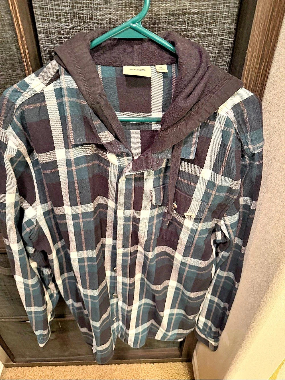 Vans Plaid Hooded Flannel Shirt in Black & Green XL